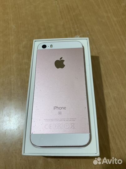 iPhone SE, 32 ГБ