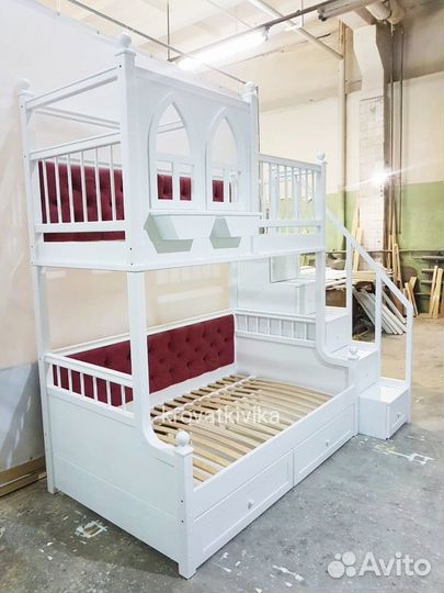 Двухъярусная детская кровать домик с каретной