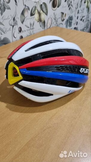 Велошлем giro synthe