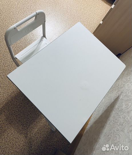 Детский стол и стульчик