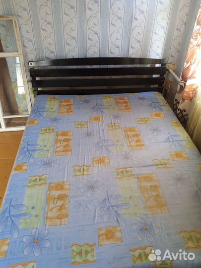 Кровать двухспальная с матрасом бу 164, 205