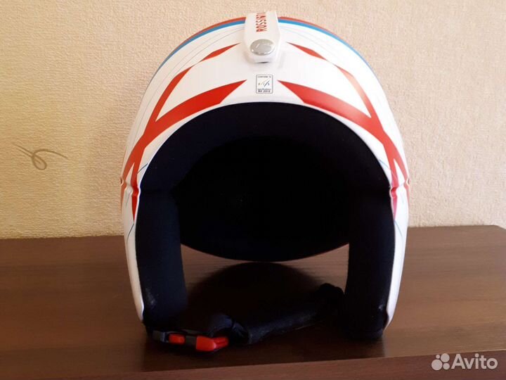 Горнолыжный шлем