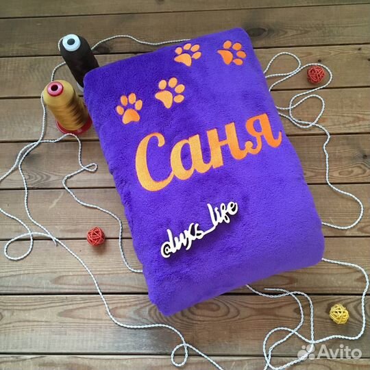 Махровый халат с вышивкой