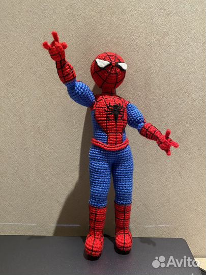 Человек паук игрушка вязанная ручной работы