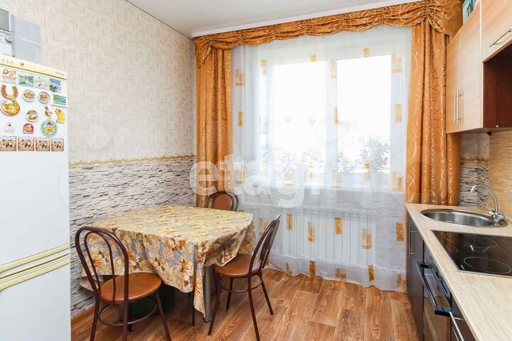 2-к. квартира, 67 м², 1/3 эт.