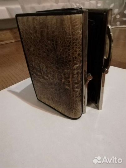 Кошелёк, крокодил