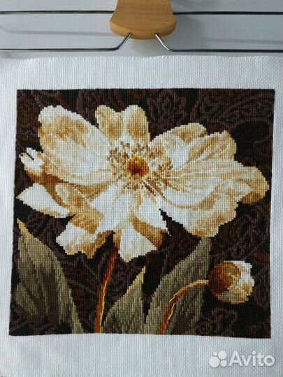 Вышитая работа 