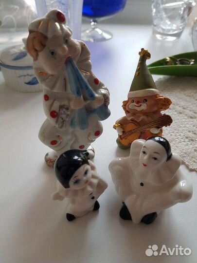 Клоуны фарфоровые