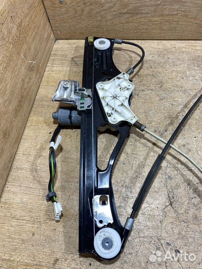 Стеклоподъемник передний правый Mercedes W211 C99