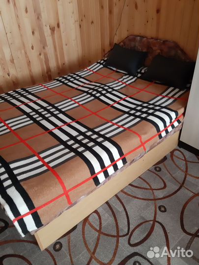 Кровать двухспальная с матрасом бу 160 200