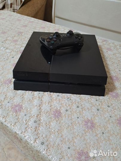 Игровая приставка ps4