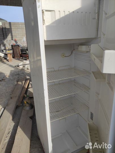 Холодильник на запчасти