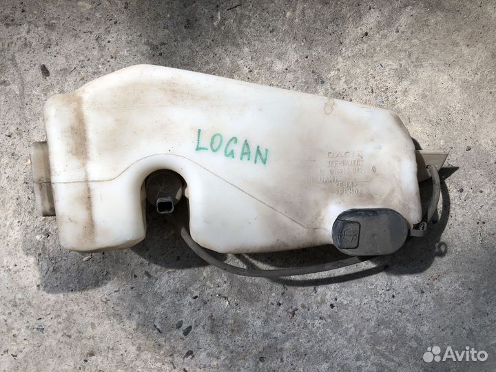 Бачок омывателя Рено Логан