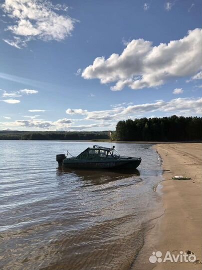 Продаётся: лодочный гараж, лодка, мотор