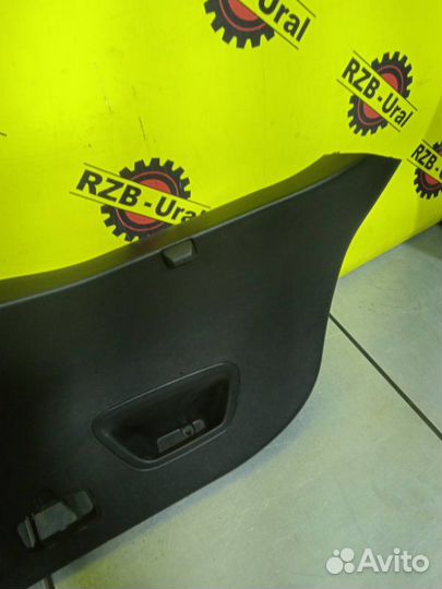 Обшивка двери багажника Kia Ceed Ed хэтчбек 1.6