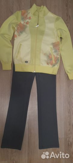 Спортивный костюм женский