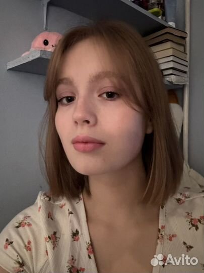 Работа хостес, официант, продавец