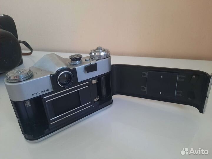 Фотоаппарат Zenit-b с объективом helios-44-2