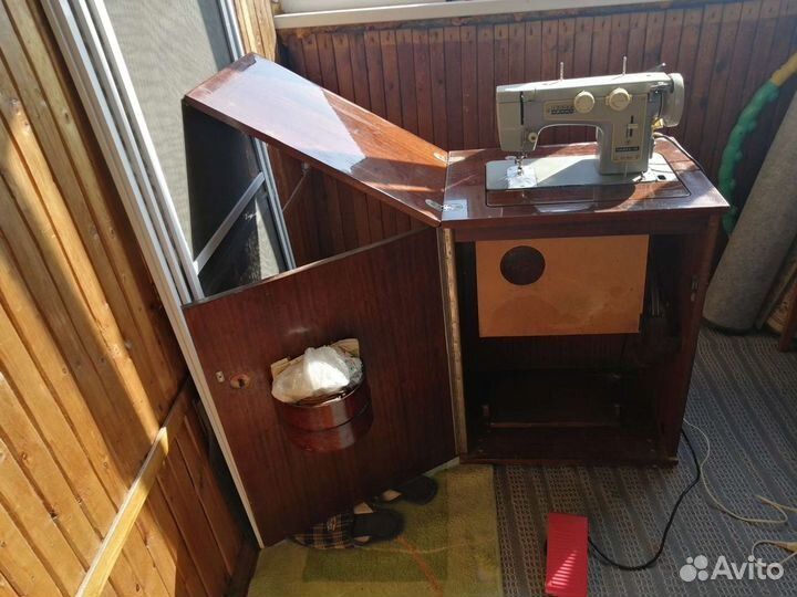 Швейная машина Чайка 3
