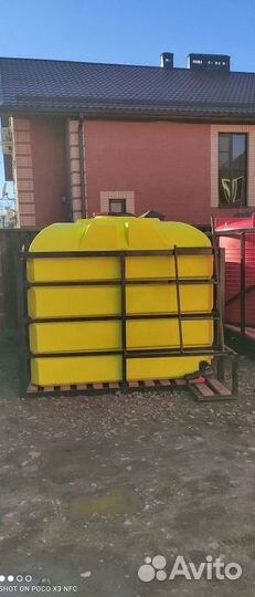 Ёмкость пластиковая в обрешётке