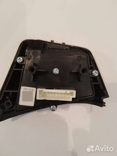 Кнопки управления на руль