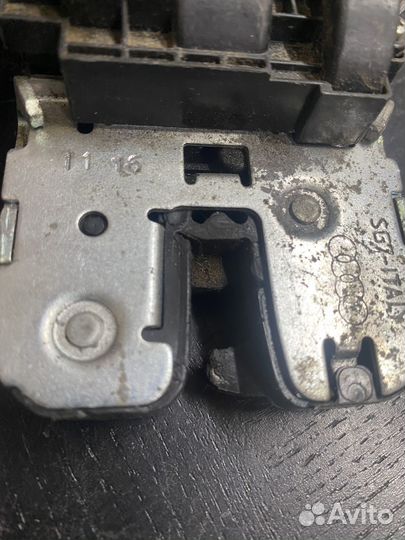 Замок крышки багажника skoda rapid