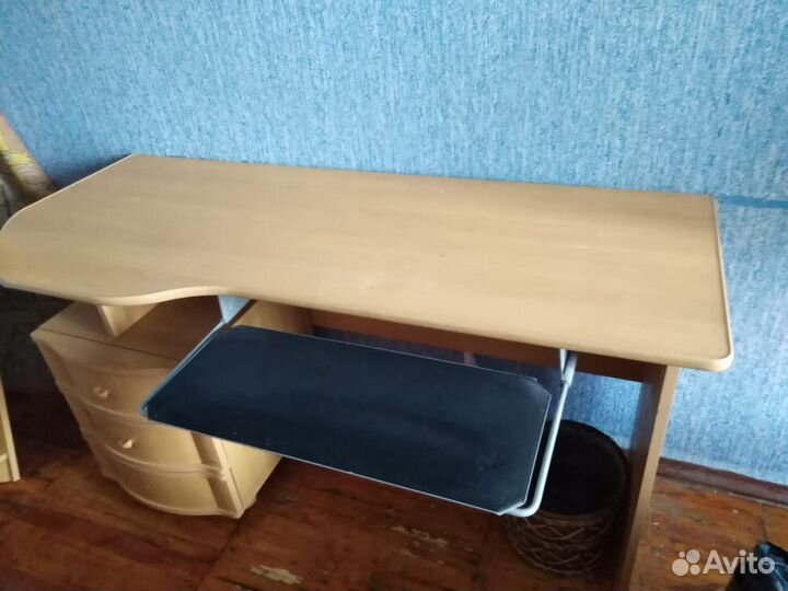 Компьютерный стол