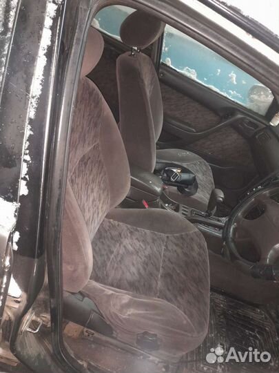 Тойота Корона(бочка) 190 кузов по запчастям