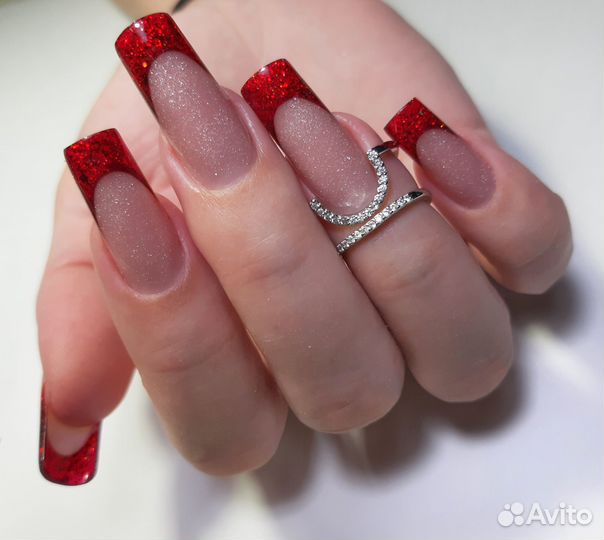 Наращивание и укрепление ногтей