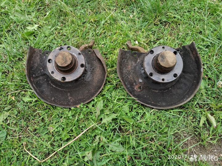 Передние ступицы с поворотными кулаками ваз 2107