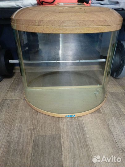 Продам аквариум с подсветкой 60 л