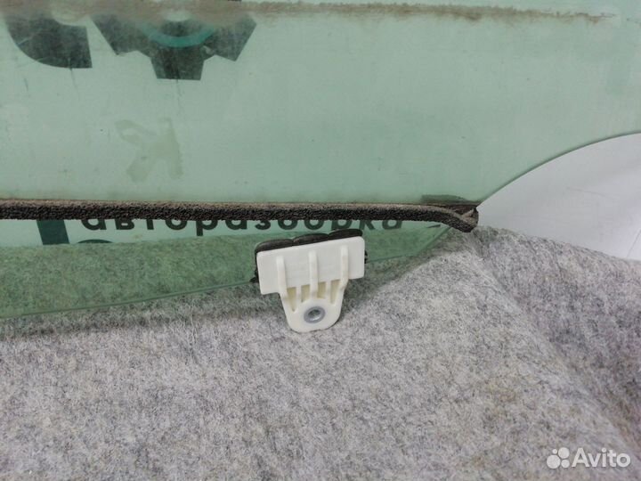 Стекло передней правой двери 80300JN90A Nissan