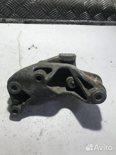 Кронштейн кпп Opel Meriva A