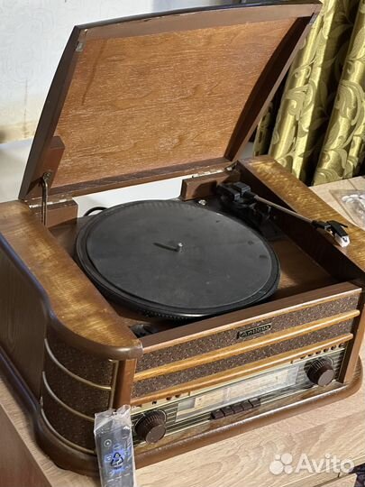 Ретро проигрыватель