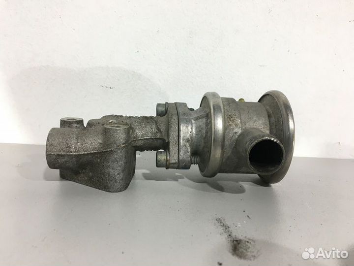 Клапан егр 06B131101C Шкода