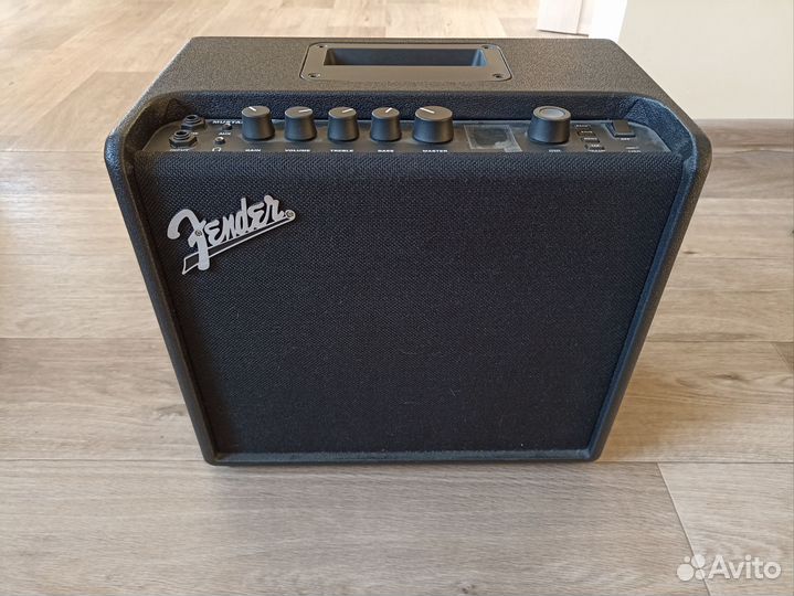 Комбоусилитель Fender Mustang LT 25