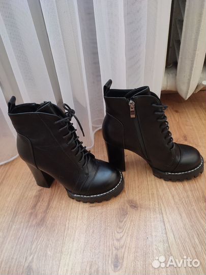 Продам ботинки