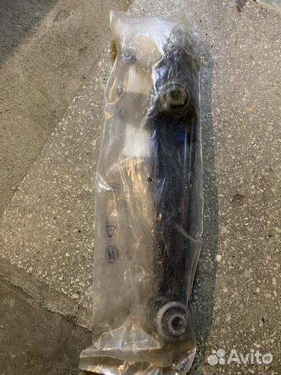 Рычаг левый BMW X5, X6 (E70, E71, E72)