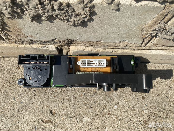Nissan bluebird u14 блок управления отопителем