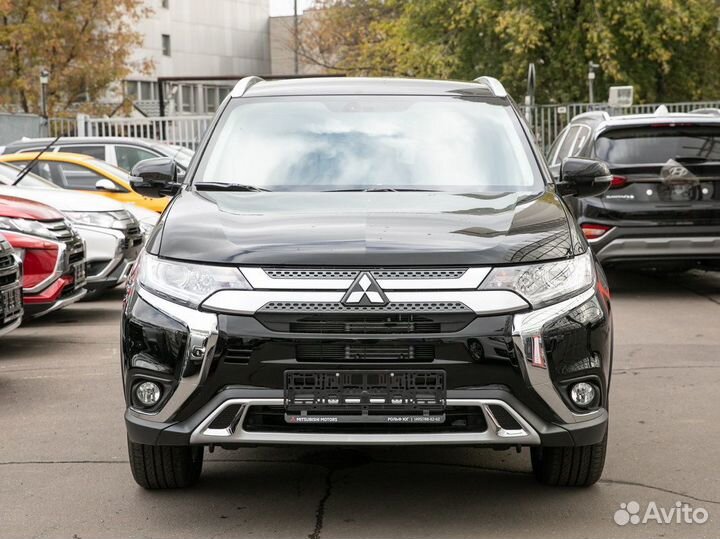 Mitsubishi Outlander 2.0 CVT, 2022