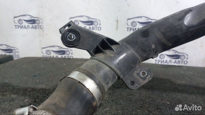 Патрубок интеркулера Tiguan