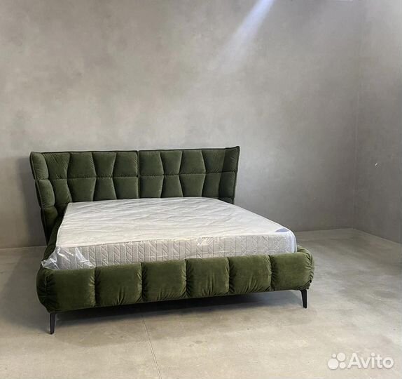 Кровать двуспальная