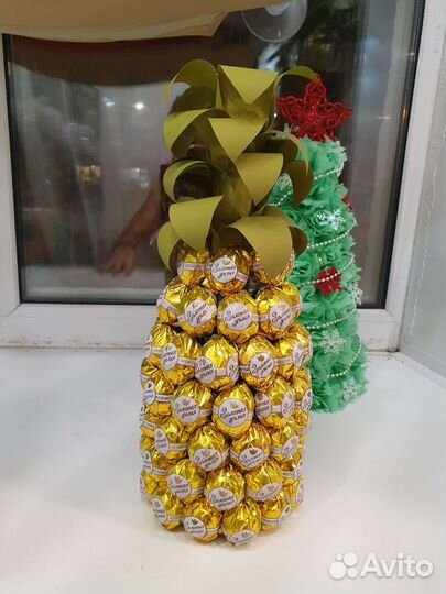 Оригинальные подарки(Ананас из конфет)