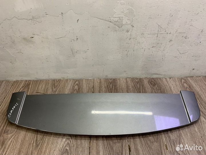 Спойлер (дефлектор) крышки багажника задний Jeep