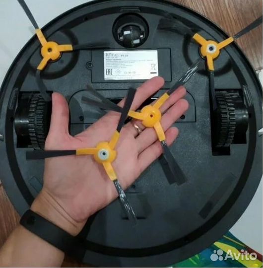 Робот пылесос роял