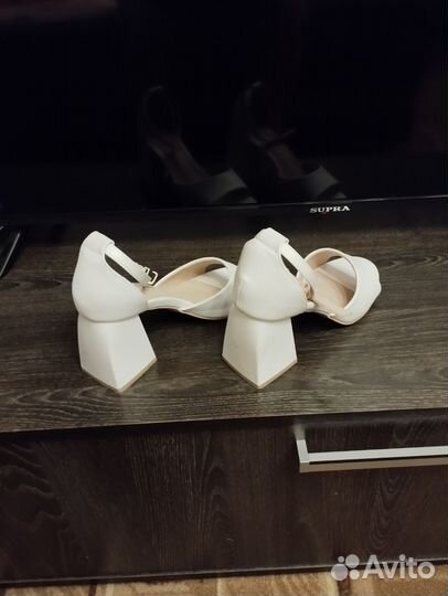 Босоножки женские 38 размер