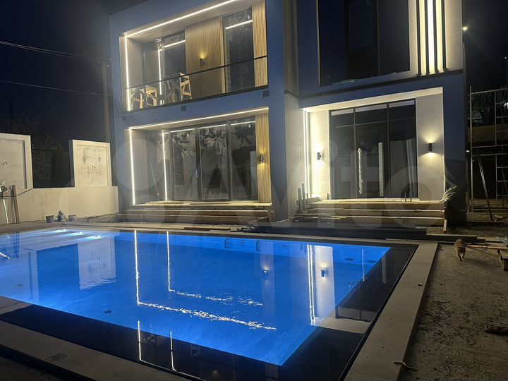 Дом 300 м² на участке 5,7 сот.