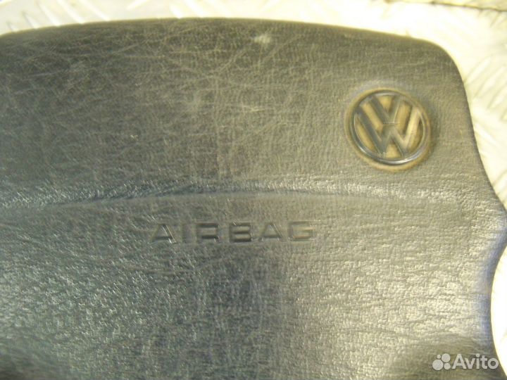 Подушка безопасности в руль Фольксваген Пассат Б4