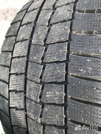 Dunlop Winter Maxx 245/45 R19 и 275/40 R19 T