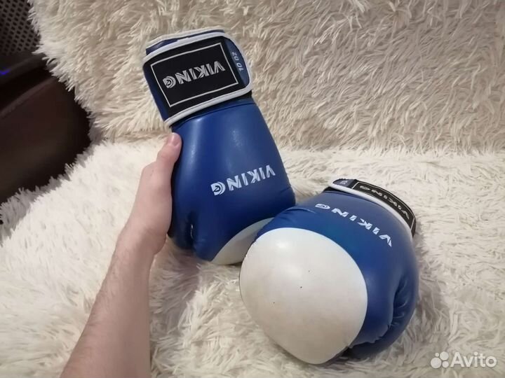 Боксерские перчатки 10 oz + Защита для ног